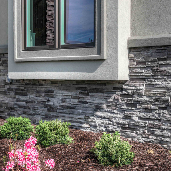 Cultured Stone Black Mountain Pro-Fit Alpine Ledgestone
